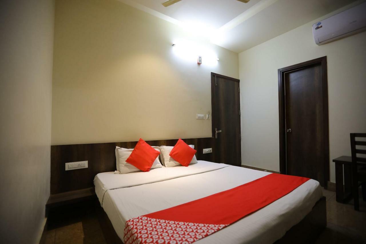 Oyo 40791 Hotel Hot N Fast Suratgarh Exterior foto